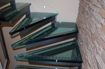 Stepped glass staircase 1